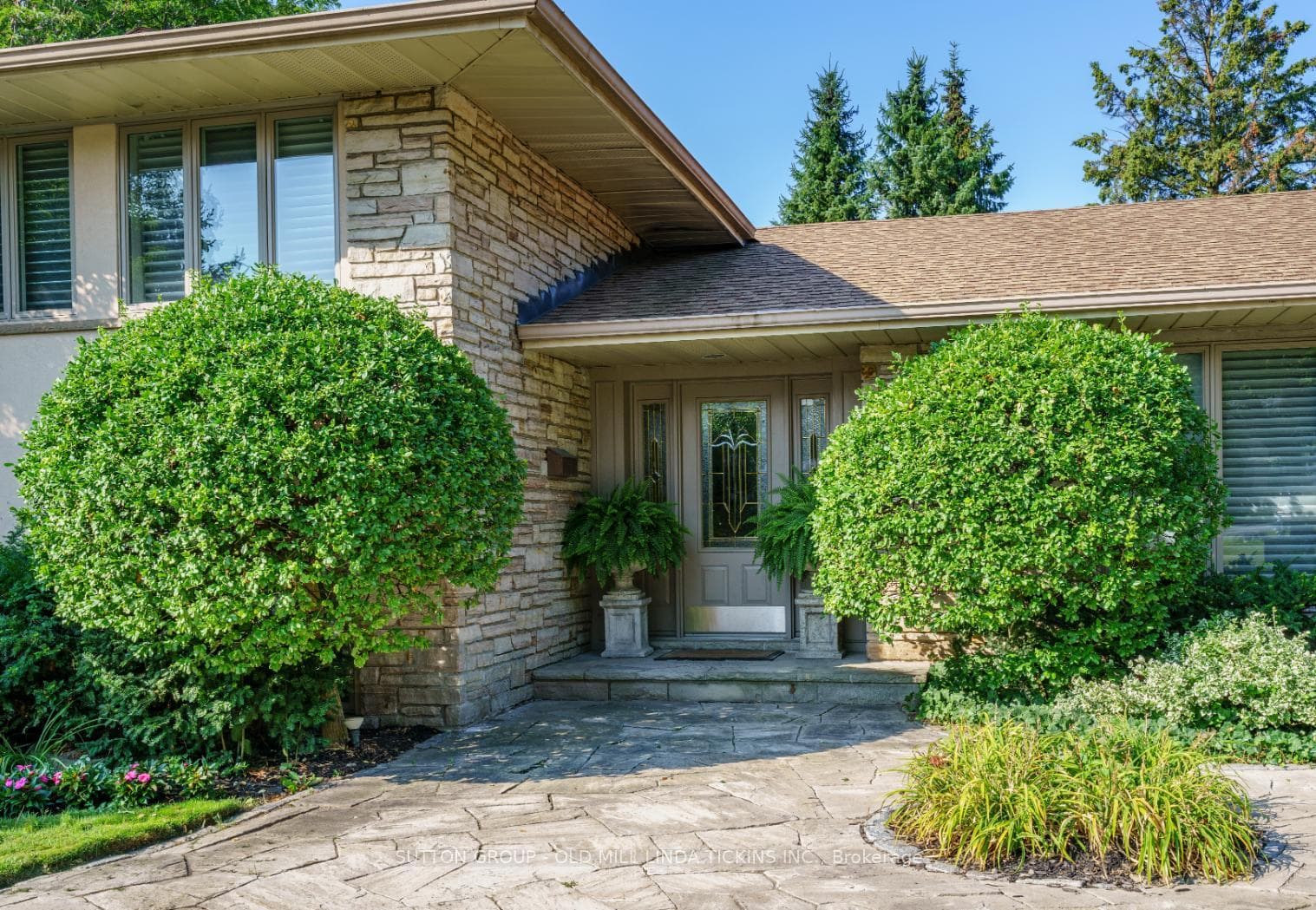 6 Winterbourne Court photo 4