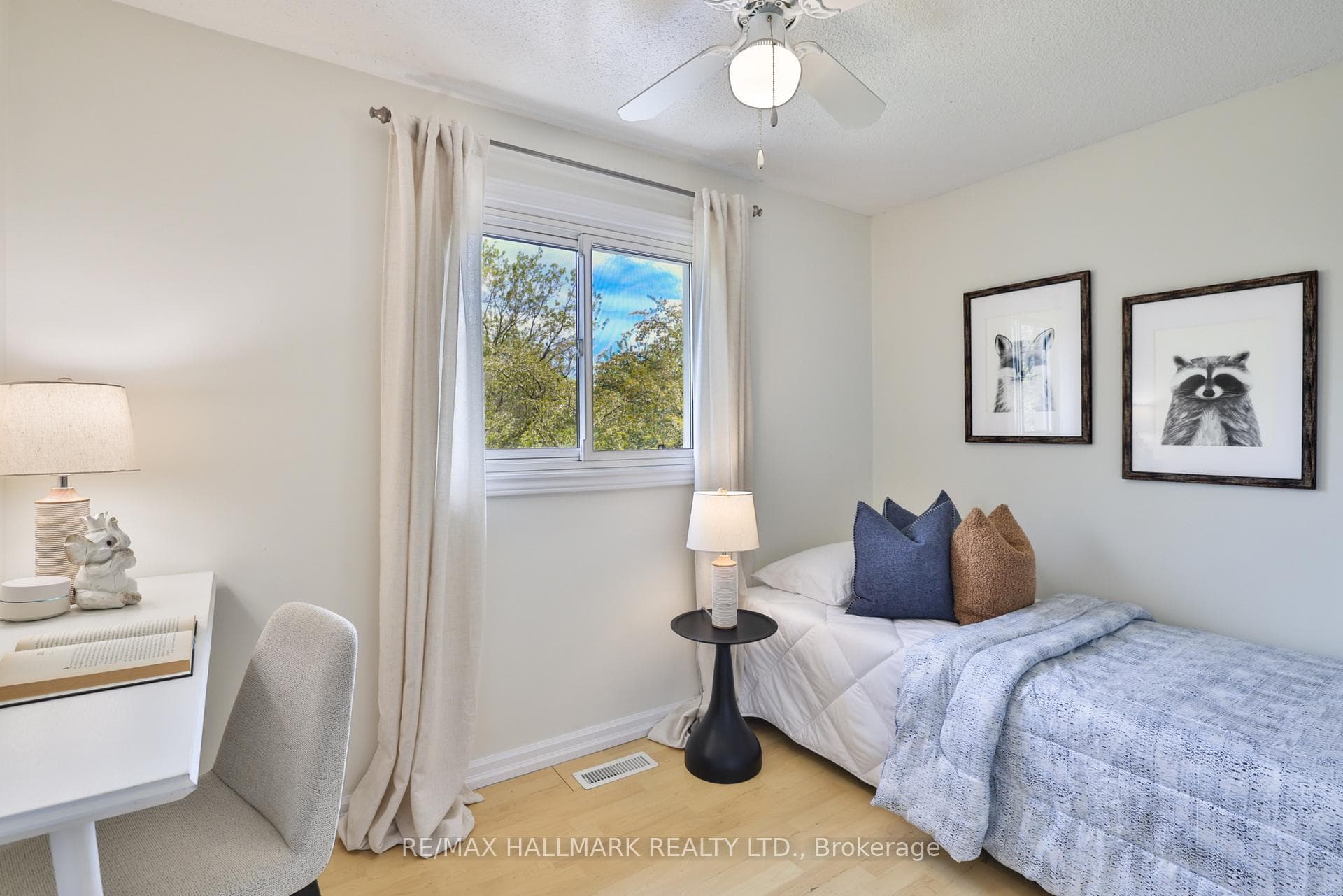 192 Martindale Crescent photo 16