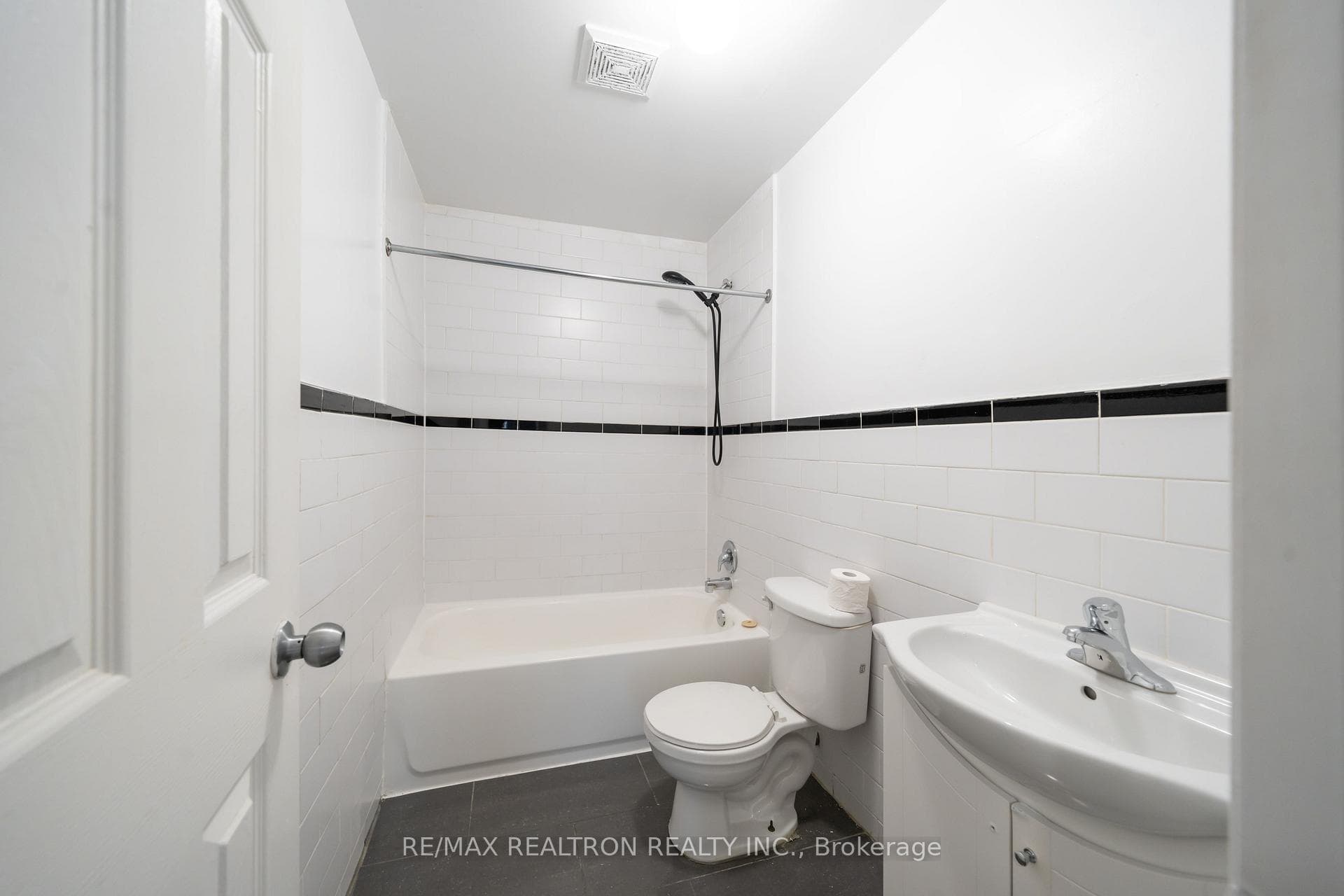 414 Jarvis Street Unit 307 photo 11