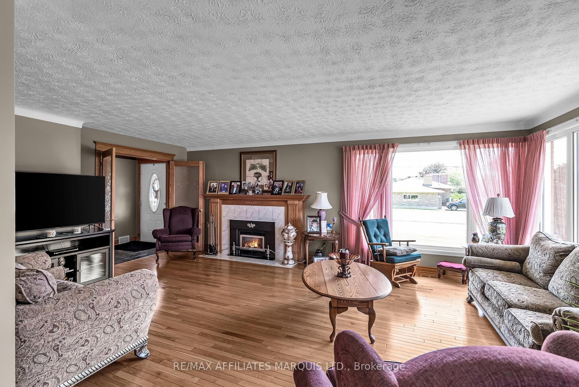 1413 Queen Street photo 8