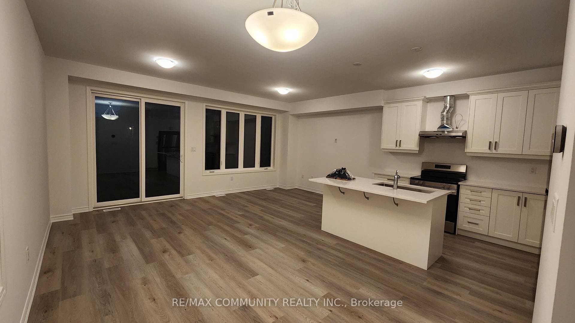1766 Mineral Spgs Way photo 6