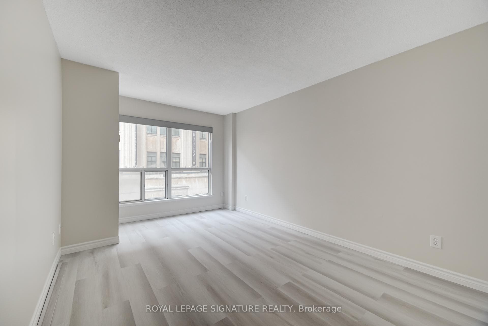 7 Carlton Street Unit 306 photo 17