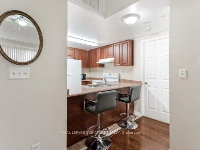 3025 Finch Avenue Unit 2033 photo 4