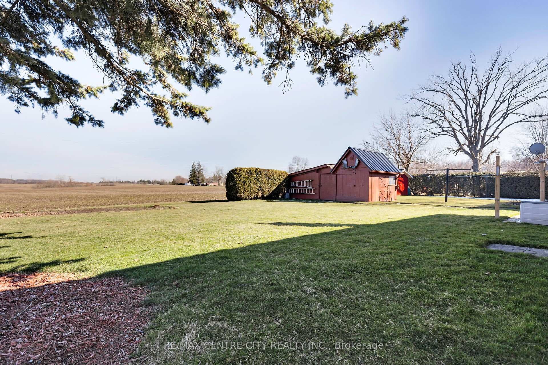 12094 Wellington Road photo 37
