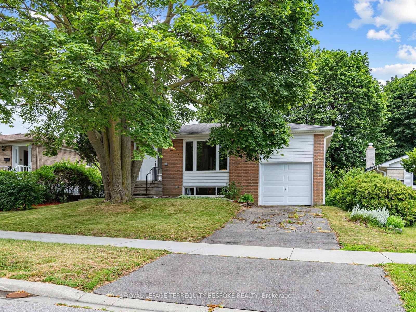 9 Midcroft Drive photo 1