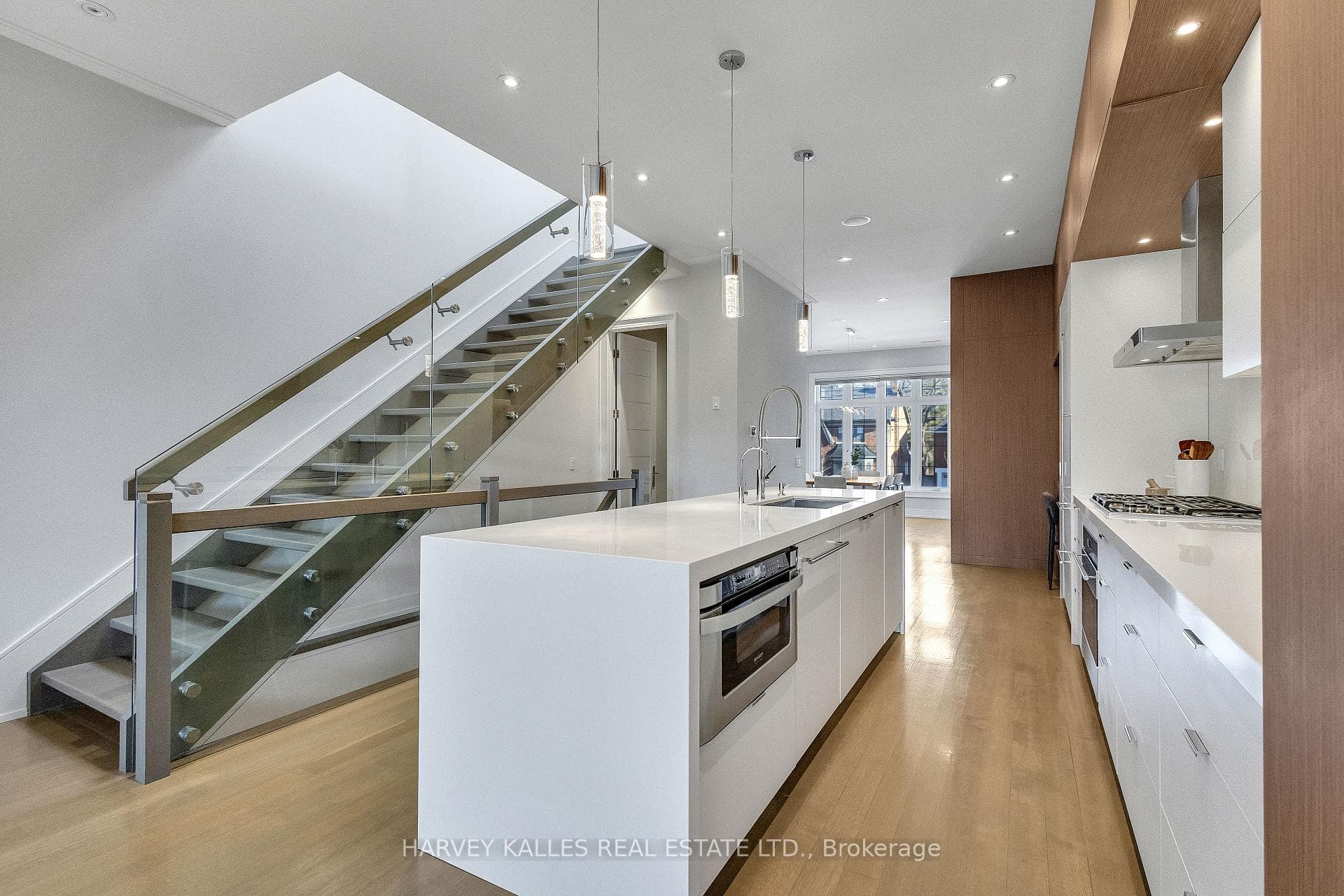 172A Lawrence Avenue photo 17