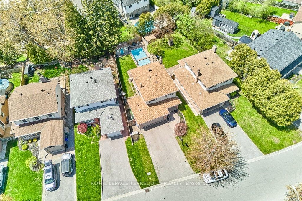 798 Greenbriar Drive photo 46