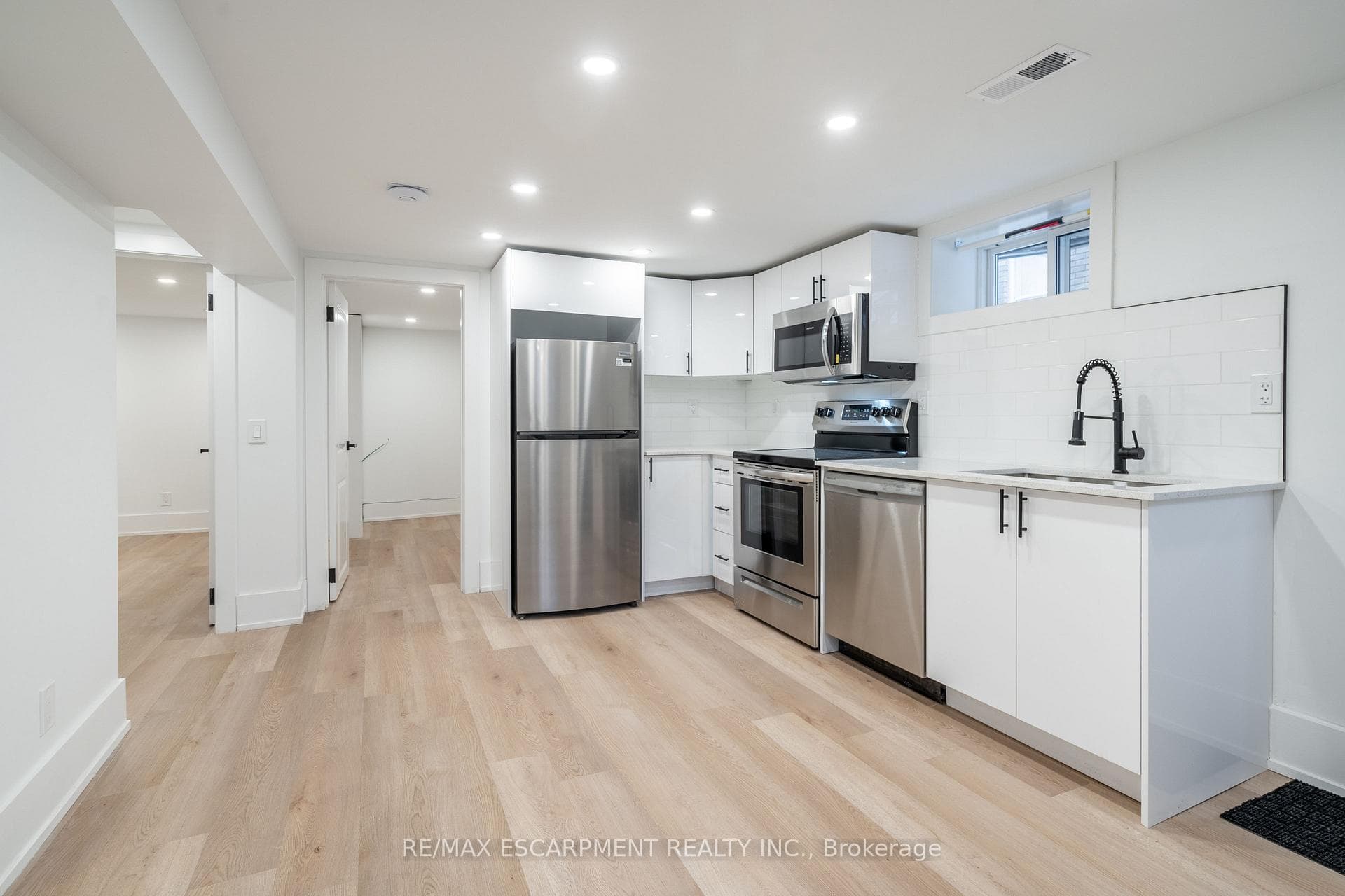 204 Balsam Avenue photo 38