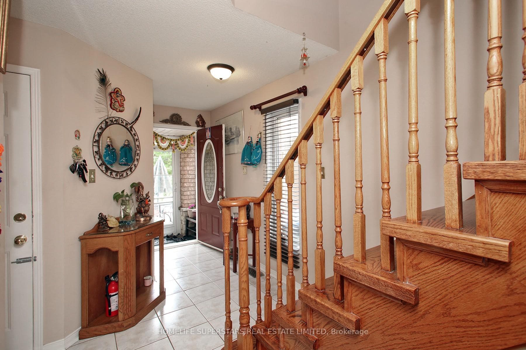 1123 Foxglove Place photo 3
