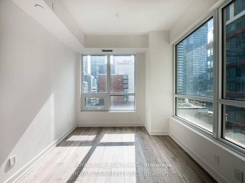 108 Peter Street Unit 1007 photo 23