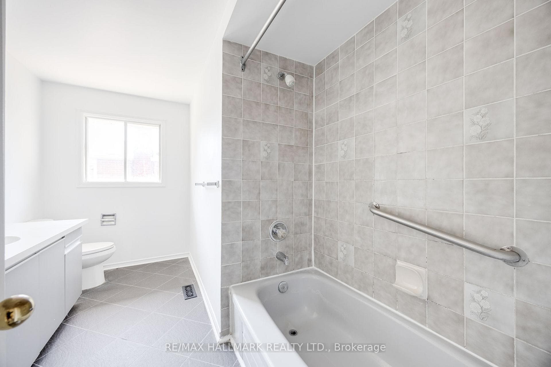 Main 4 Pce Bath