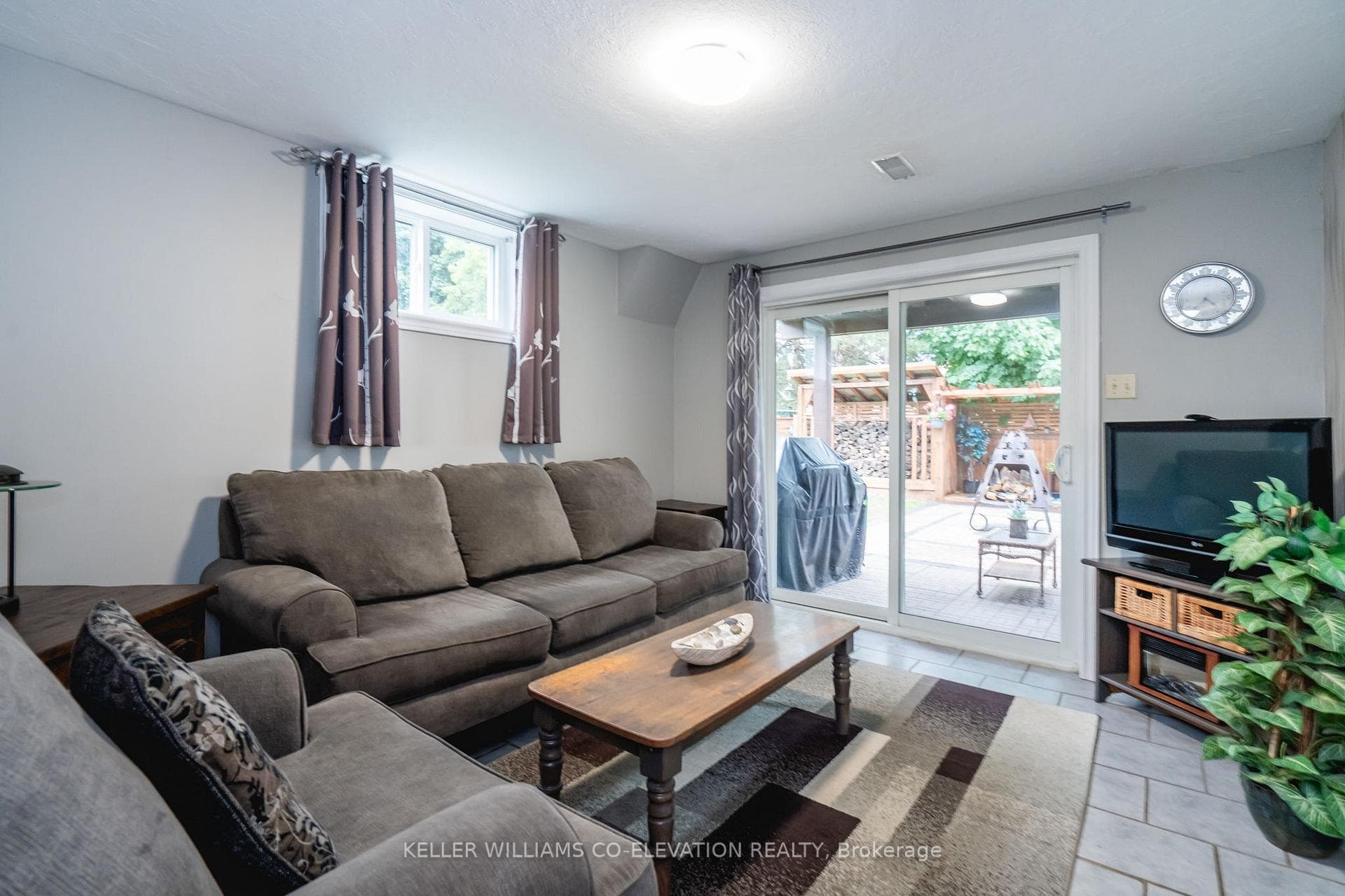 351 Galloway Boulevard photo 18