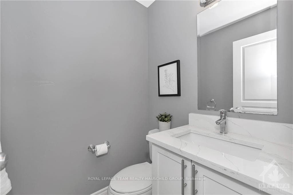 1064 OTTENBRITE Crescent photo 10