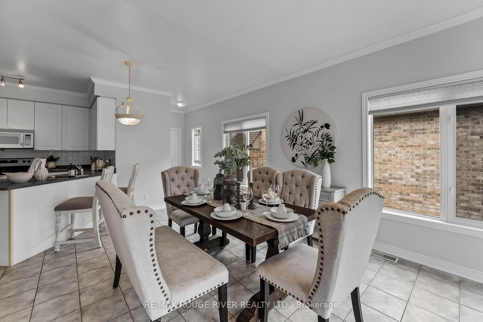 49 Waterbury Crescent photo 11