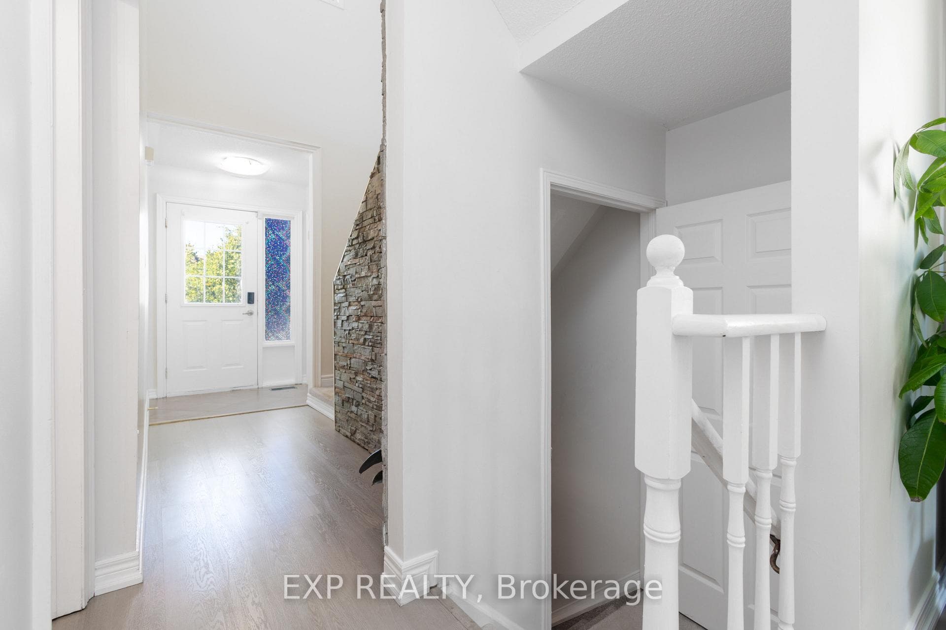 192 Pickett Crescent photo 25