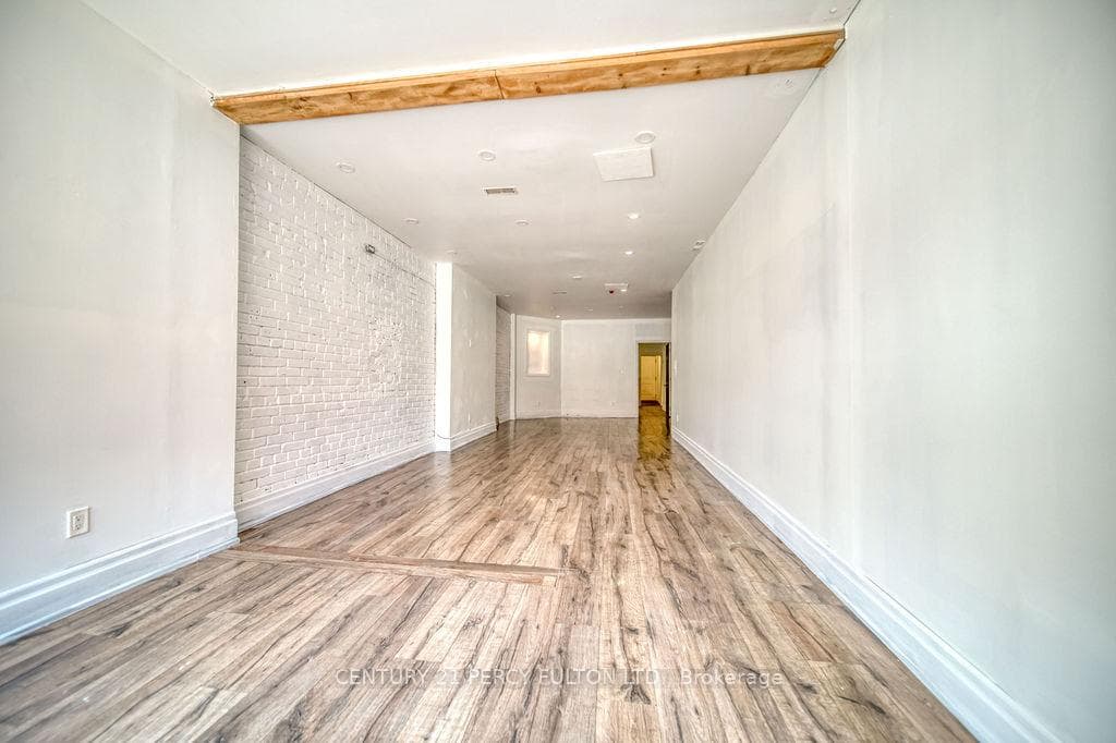 1606 Queen Street photo 5