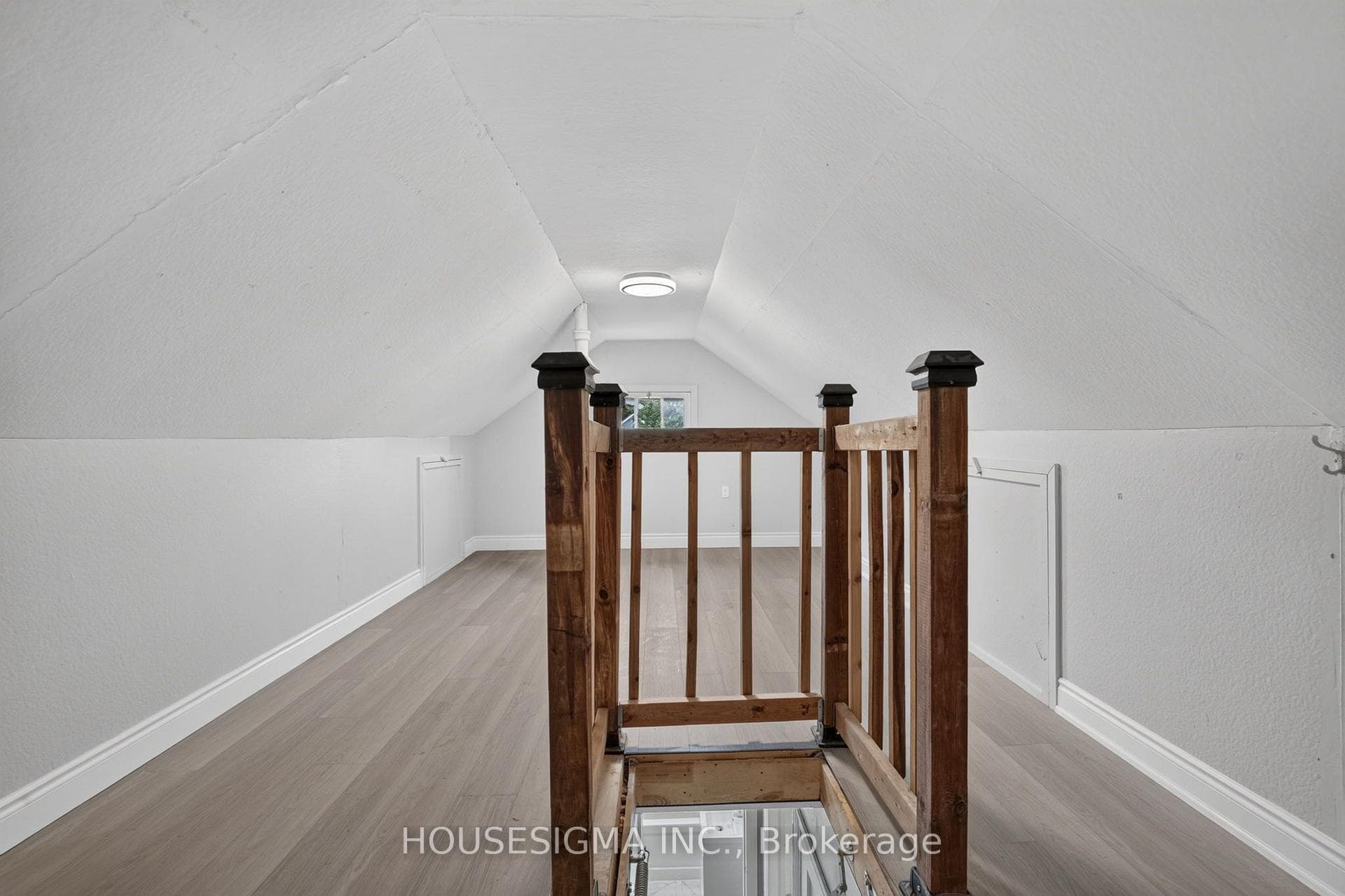 342 Carlton Street photo 24