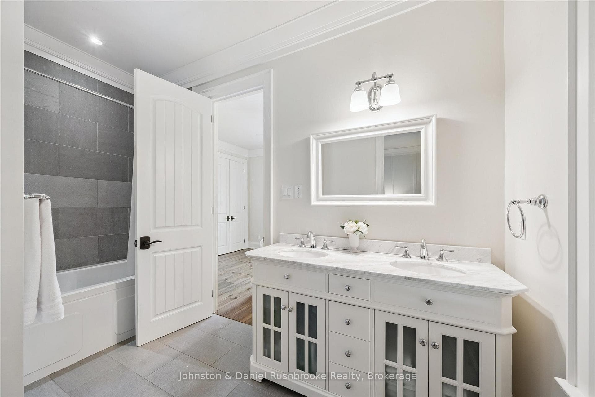 2-1350 Stephens Bay Road photo 24
