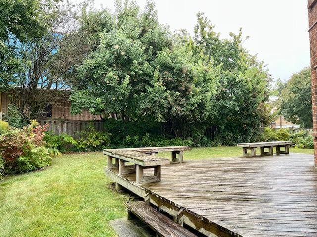 52 Fairholme Drive photo 26