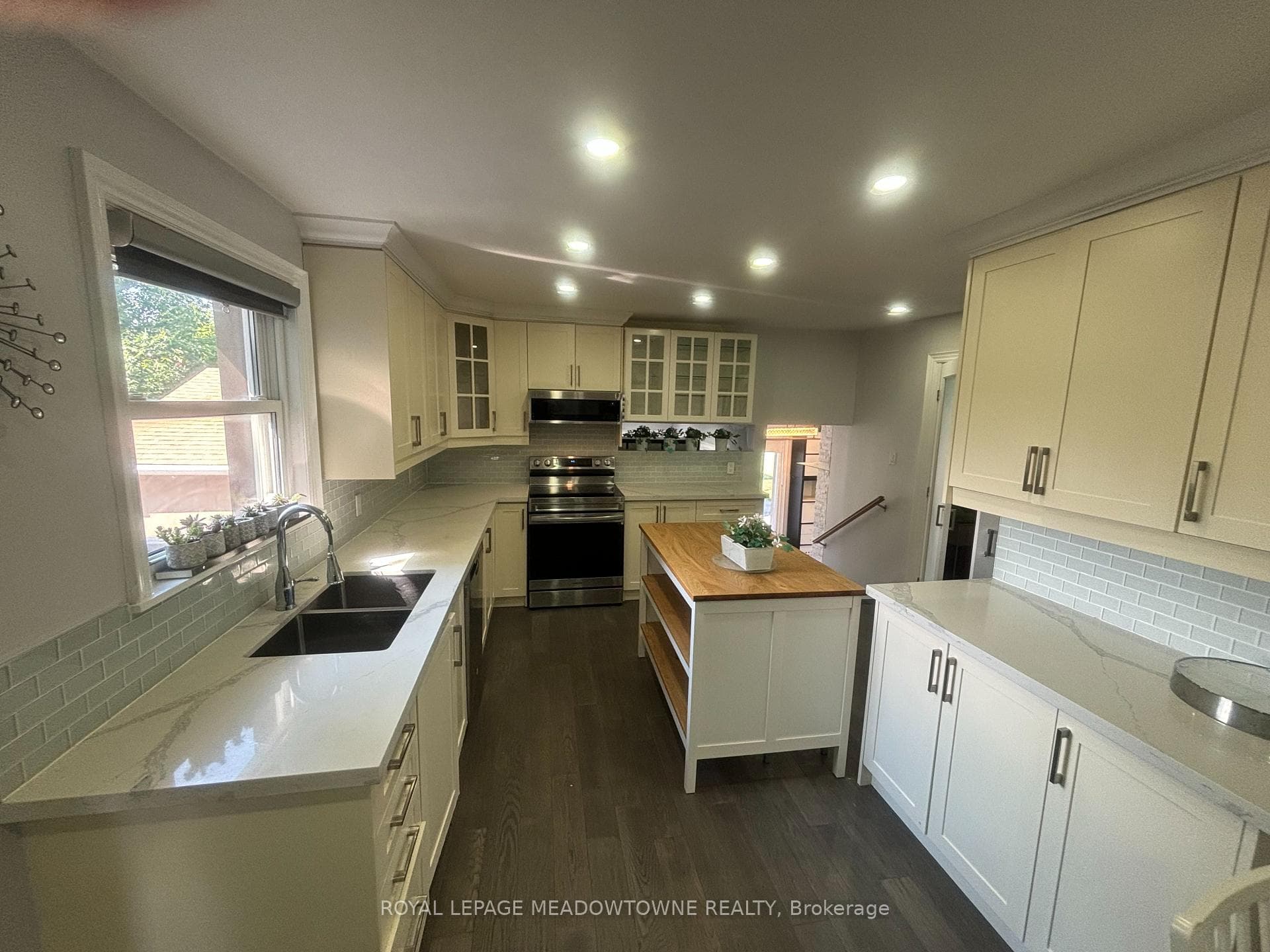1278 Leighland Road Unit Upper photo 6