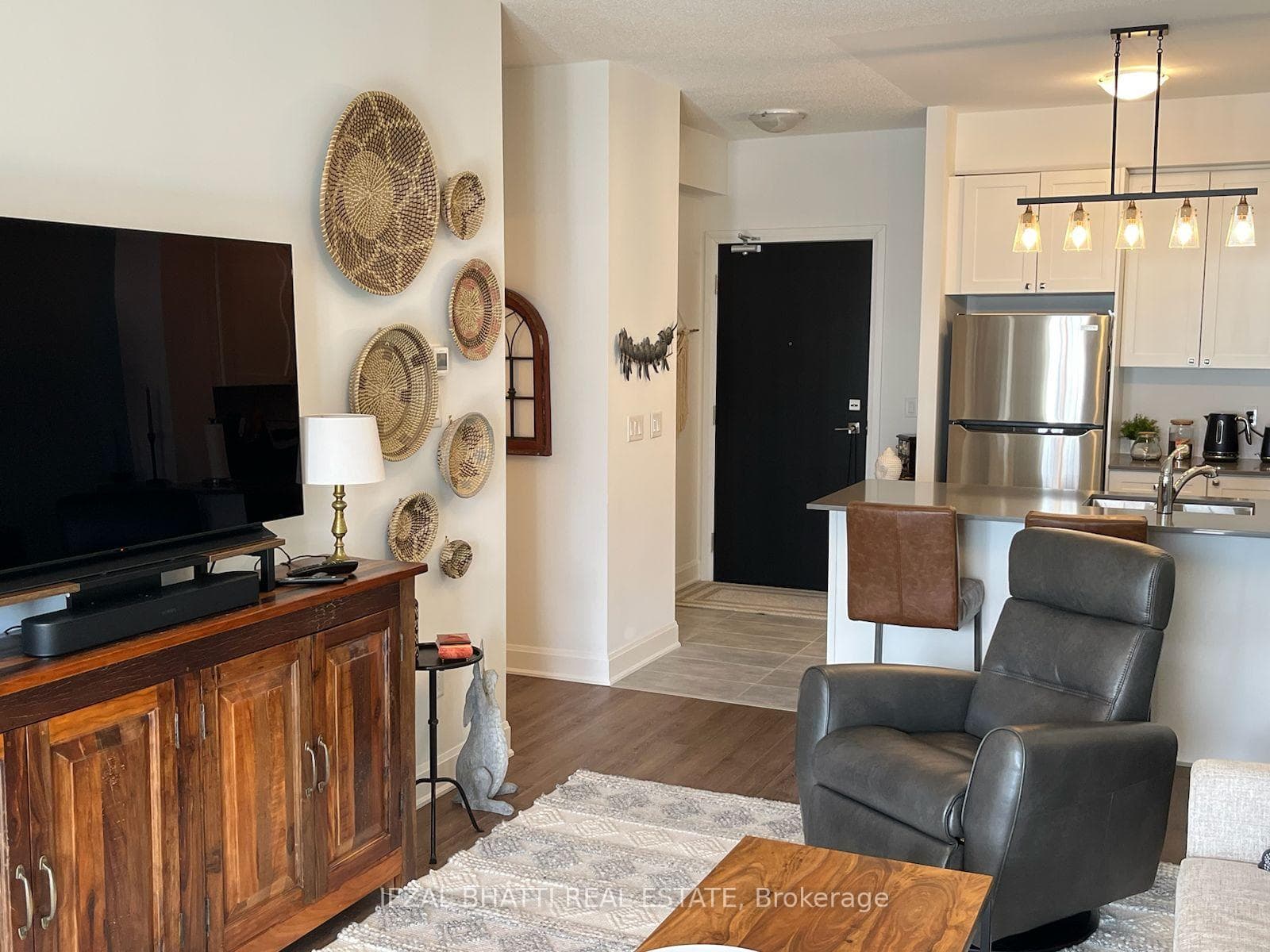50 Lakebreeze Drive Unit 310 photo 12
