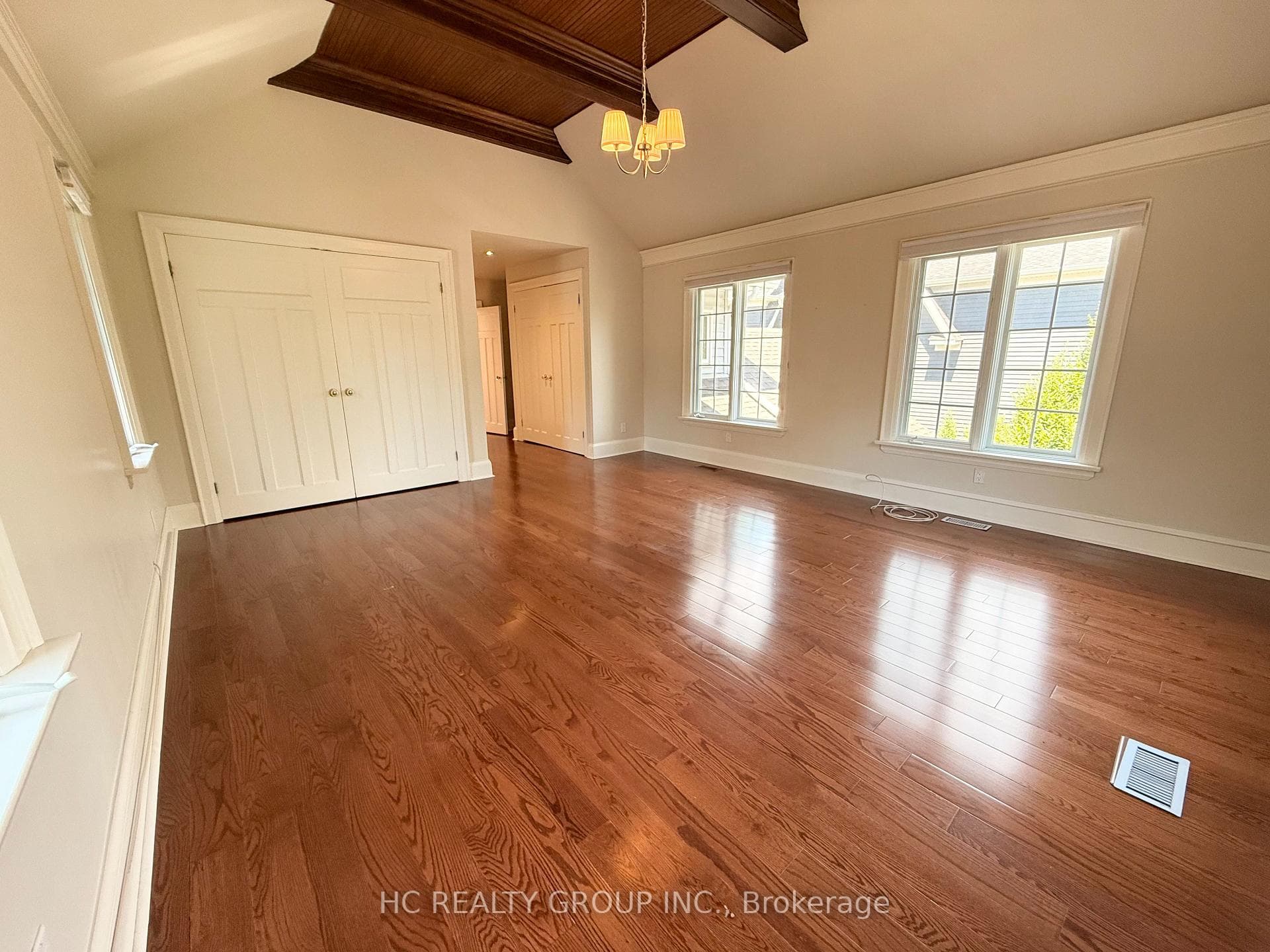 398 Maple Avenue photo 23