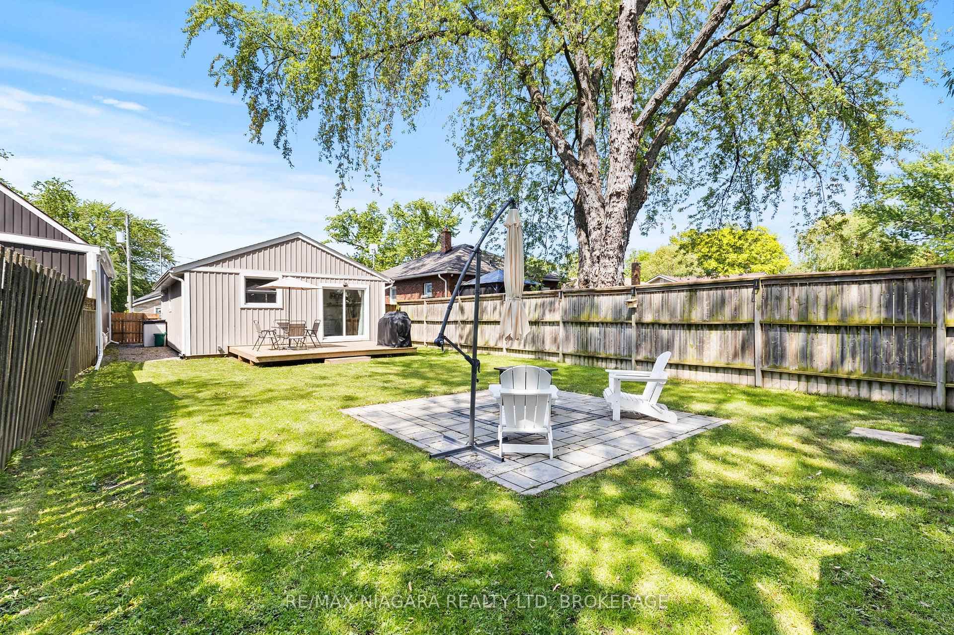 38 ALEXANDRA Boulevard photo 25