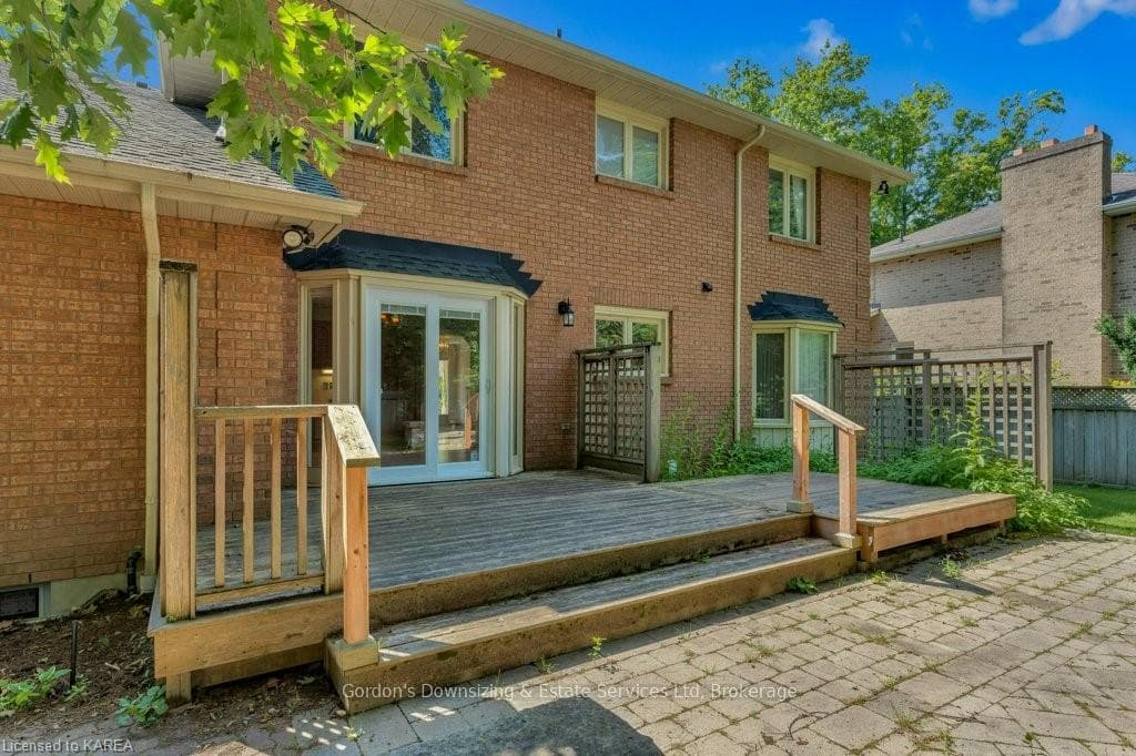 603 RANKIN Crescent photo 44