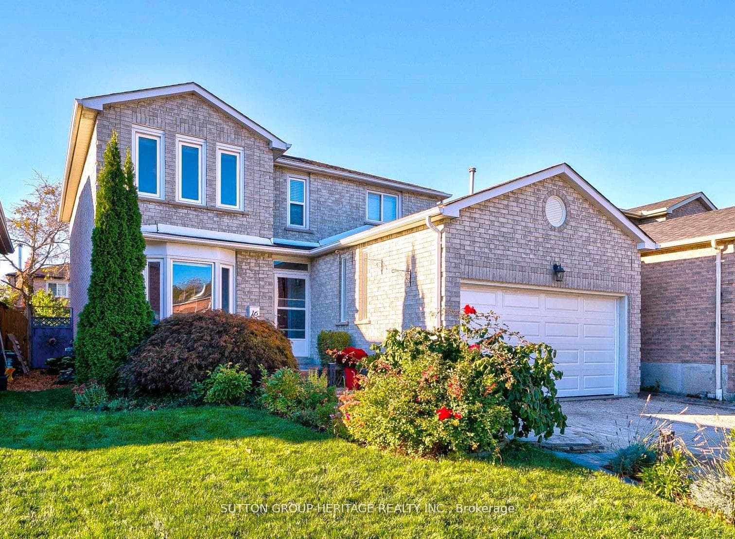 16 Dakin Drive photo 1