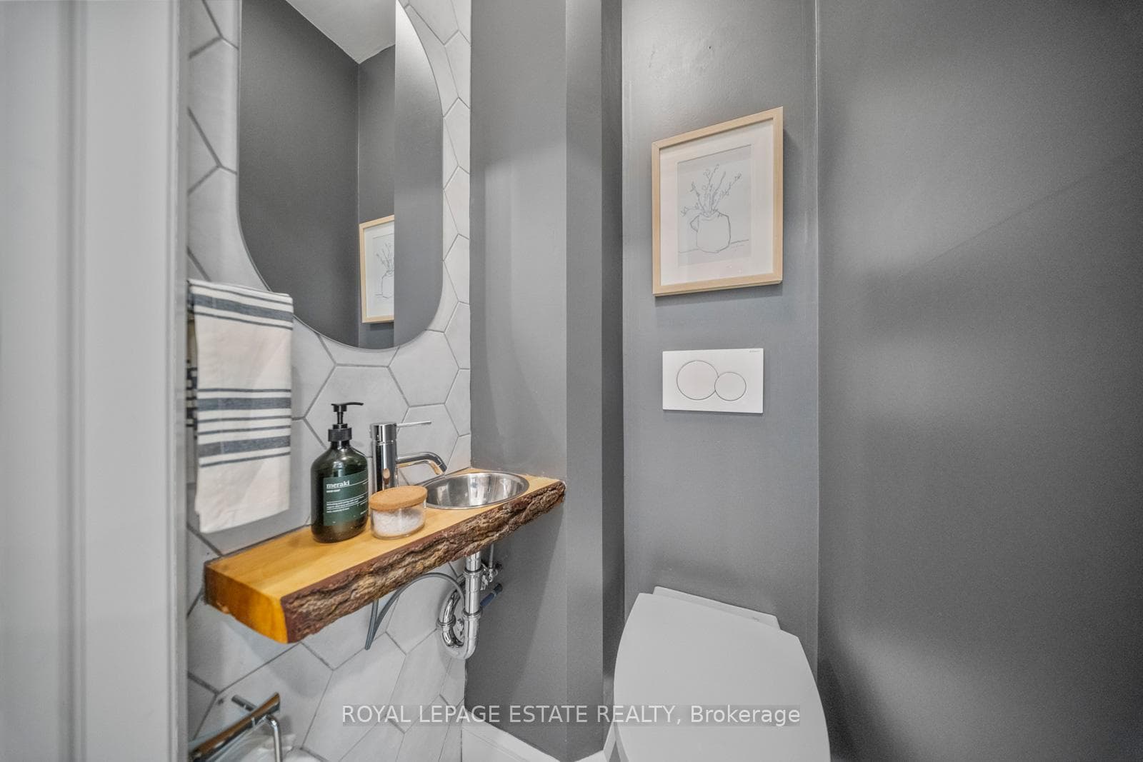 6 Woodfield Road photo 14