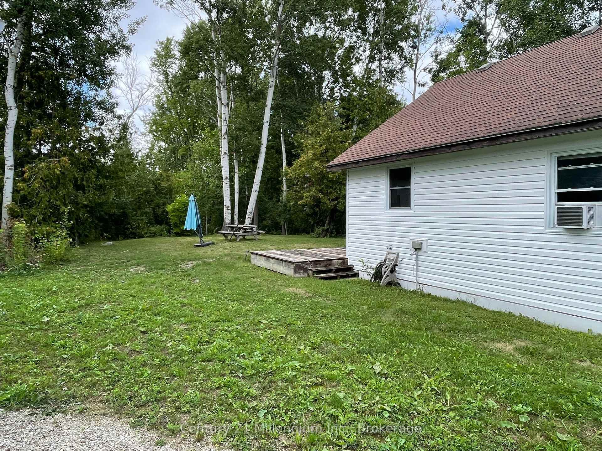 114 Chamonix Crescent photo 12
