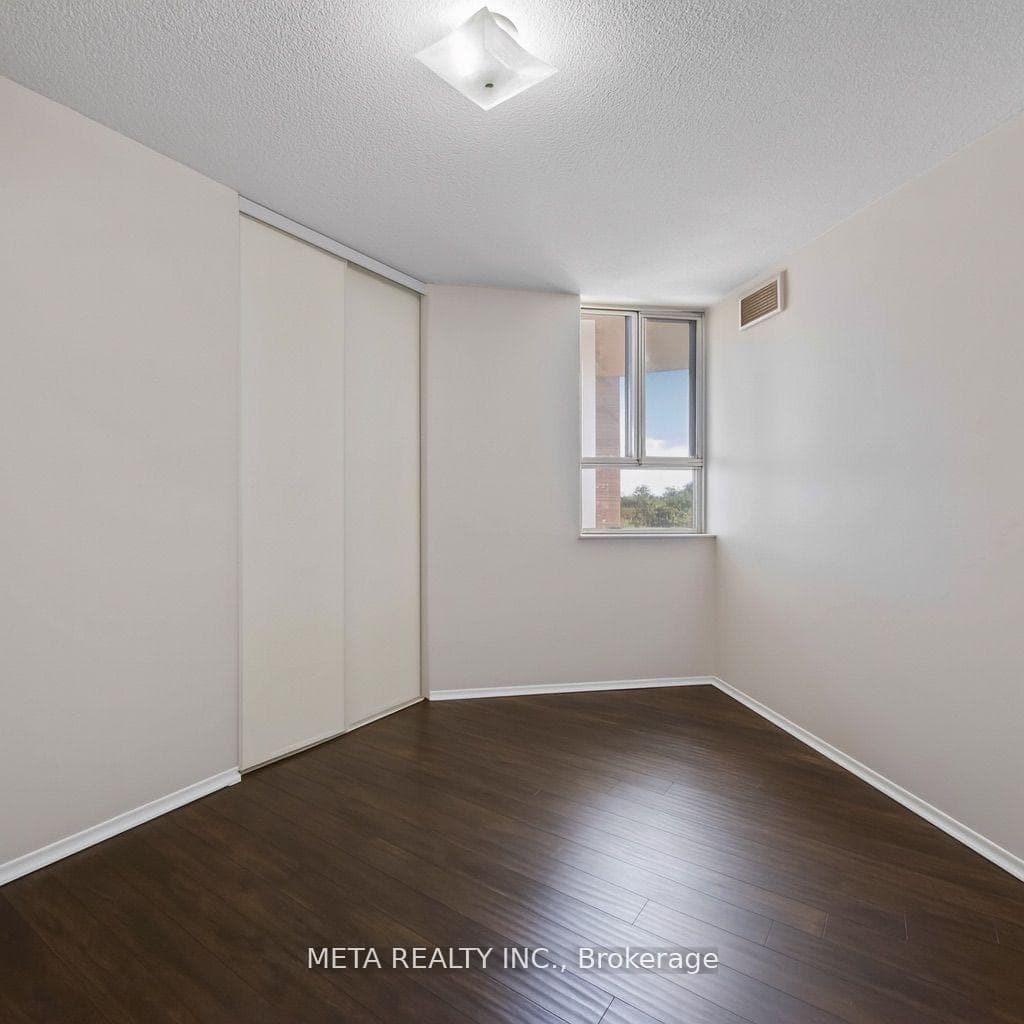 236 Albion Road Unit 604 photo 32