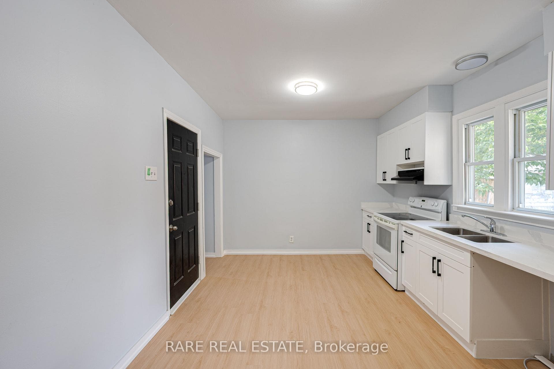 210 Albert Street Unit 1 photo 24