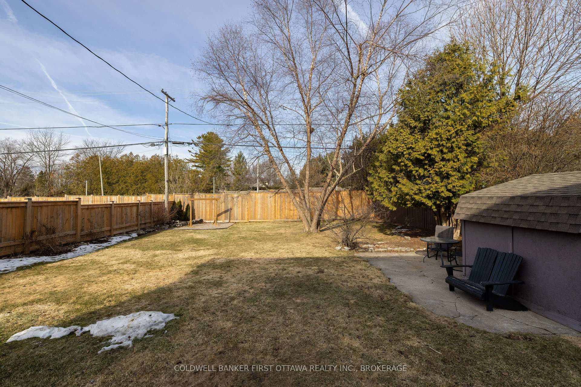 695 Laidlaw Crescent photo 40