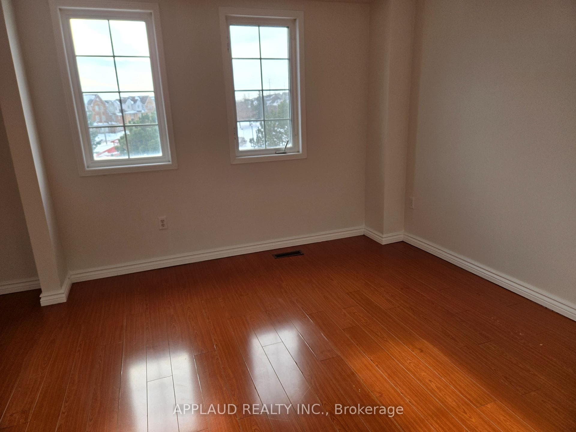 2 Hedge End Road Unit 3 photo 7