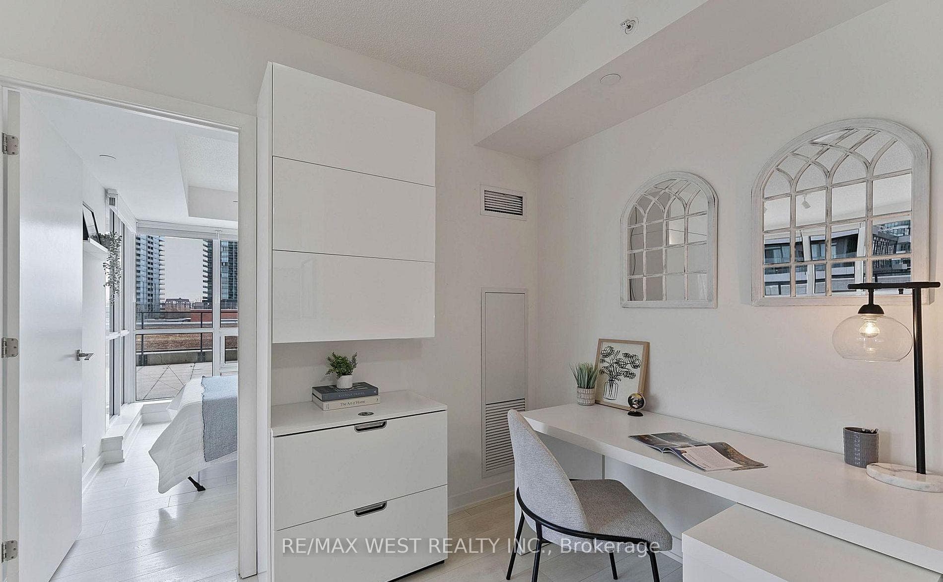 2200 Lakeshore Boulevard Unit 611 photo 19