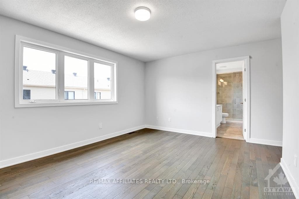 203 YEARLING Circle photo 17
