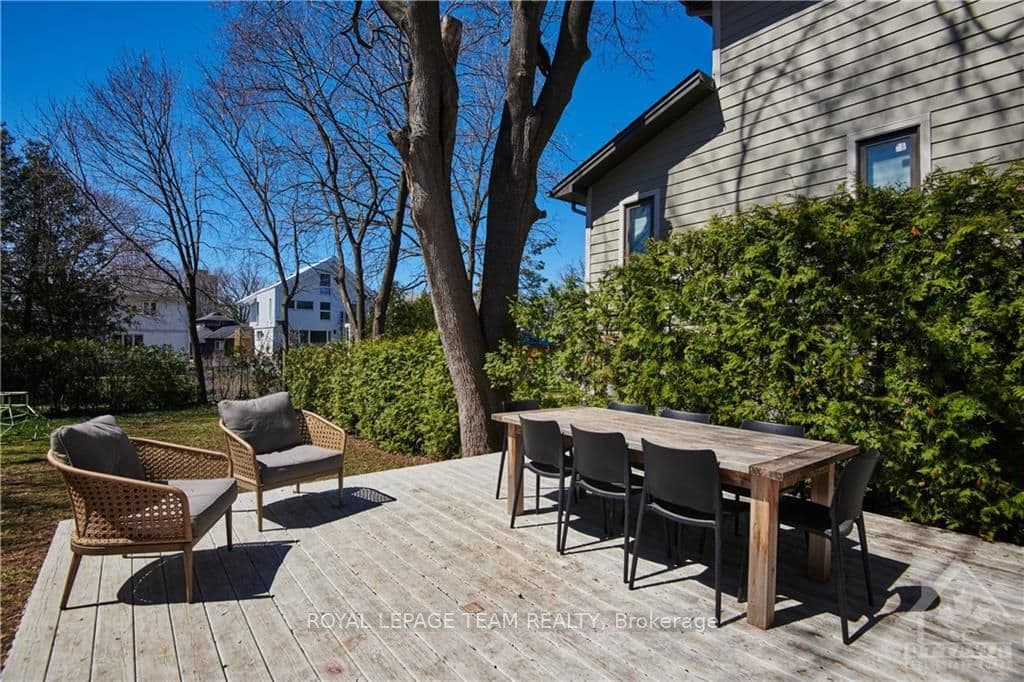 250 COWLEY Avenue photo 25