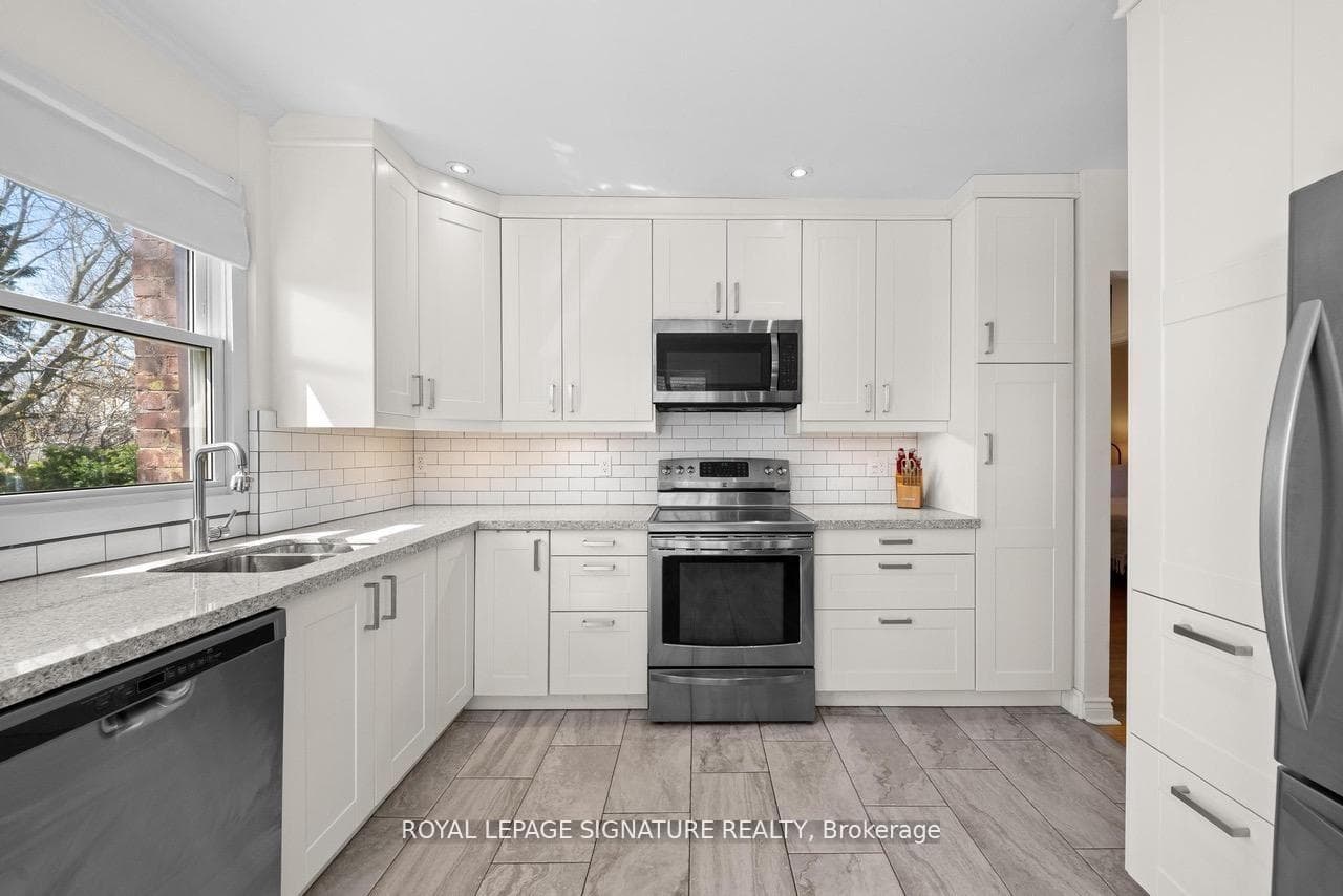 8 Wolcott Avenue photo 2