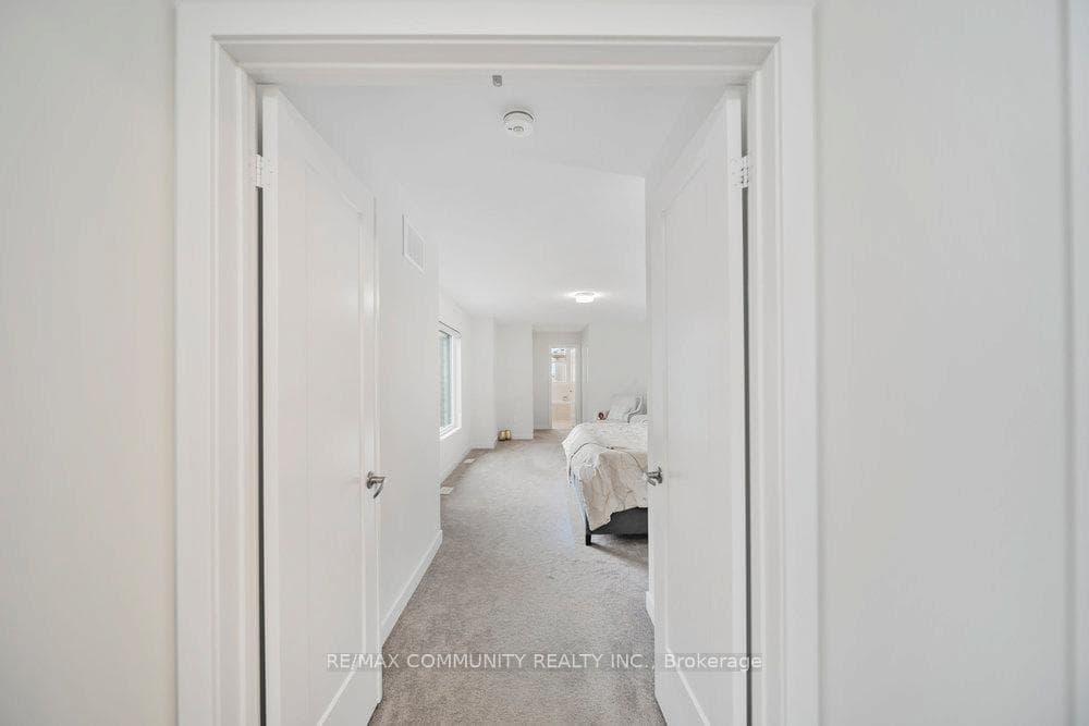 122 Old Oak Lane photo 25