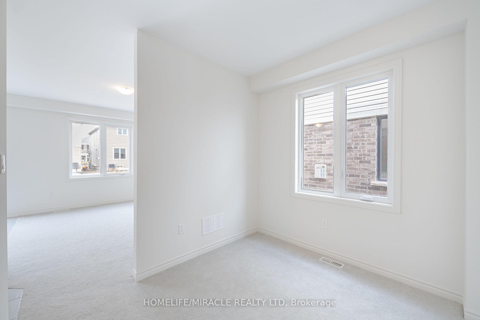 228 Elliot Avenue photo 8