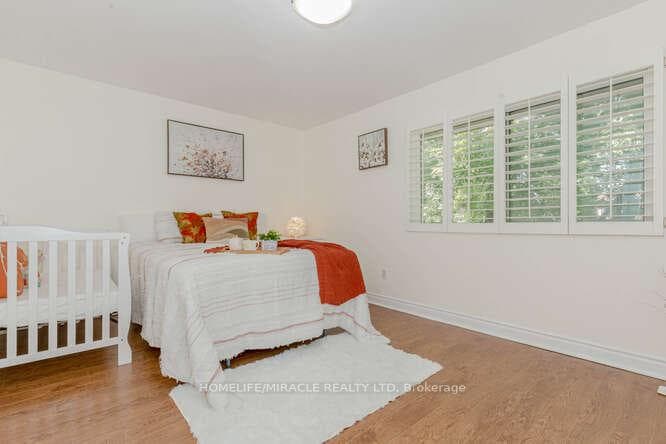 2779 Gananoque Drive Unit 109 photo 19