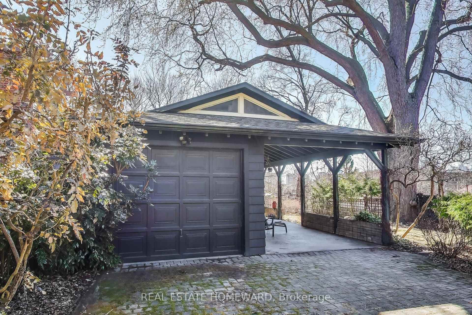 49 Hogarth Avenue photo 33