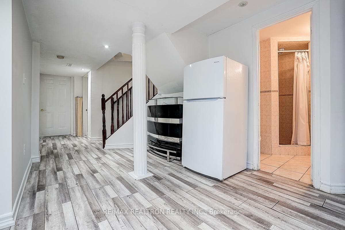 22 Alfred Paterson Drive photo 37