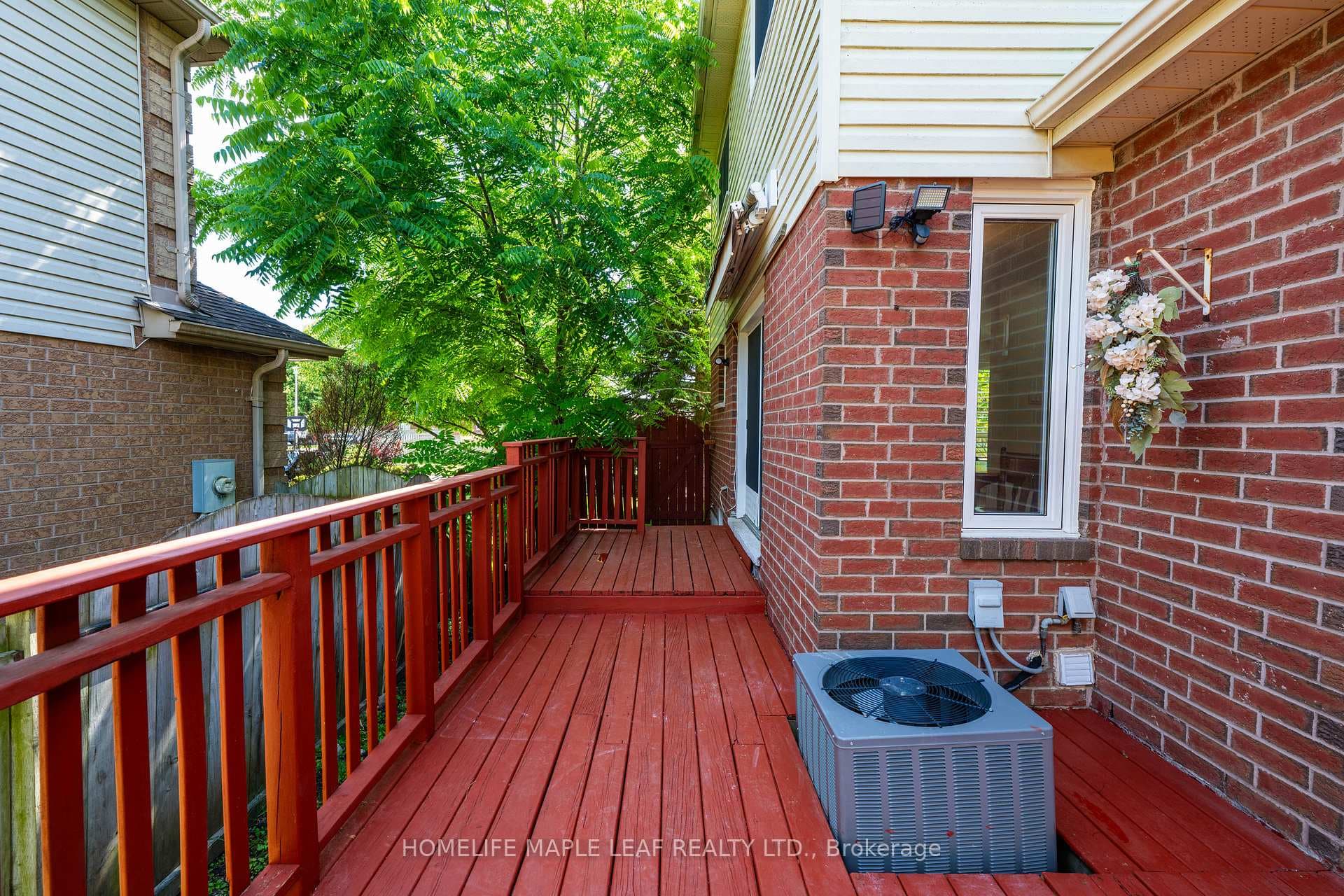 191 Stirling Macgregor Drive photo 31