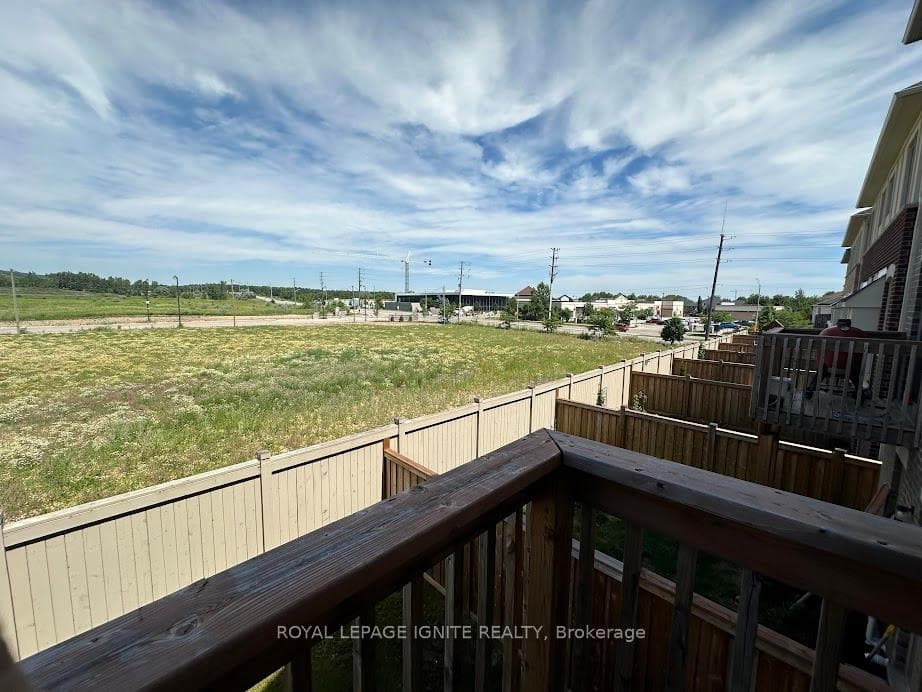 3850 Tufgar Crescent photo 22