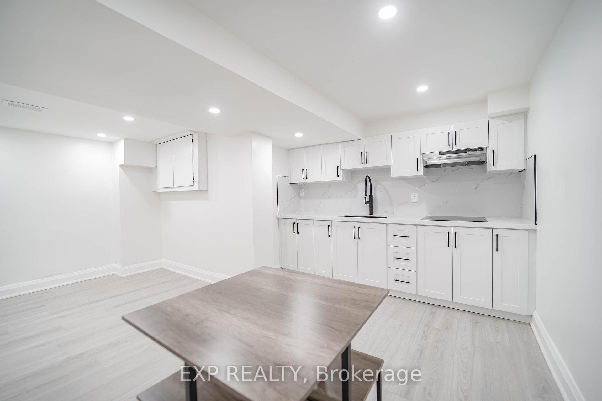 25 Nabob Crescent photo 41