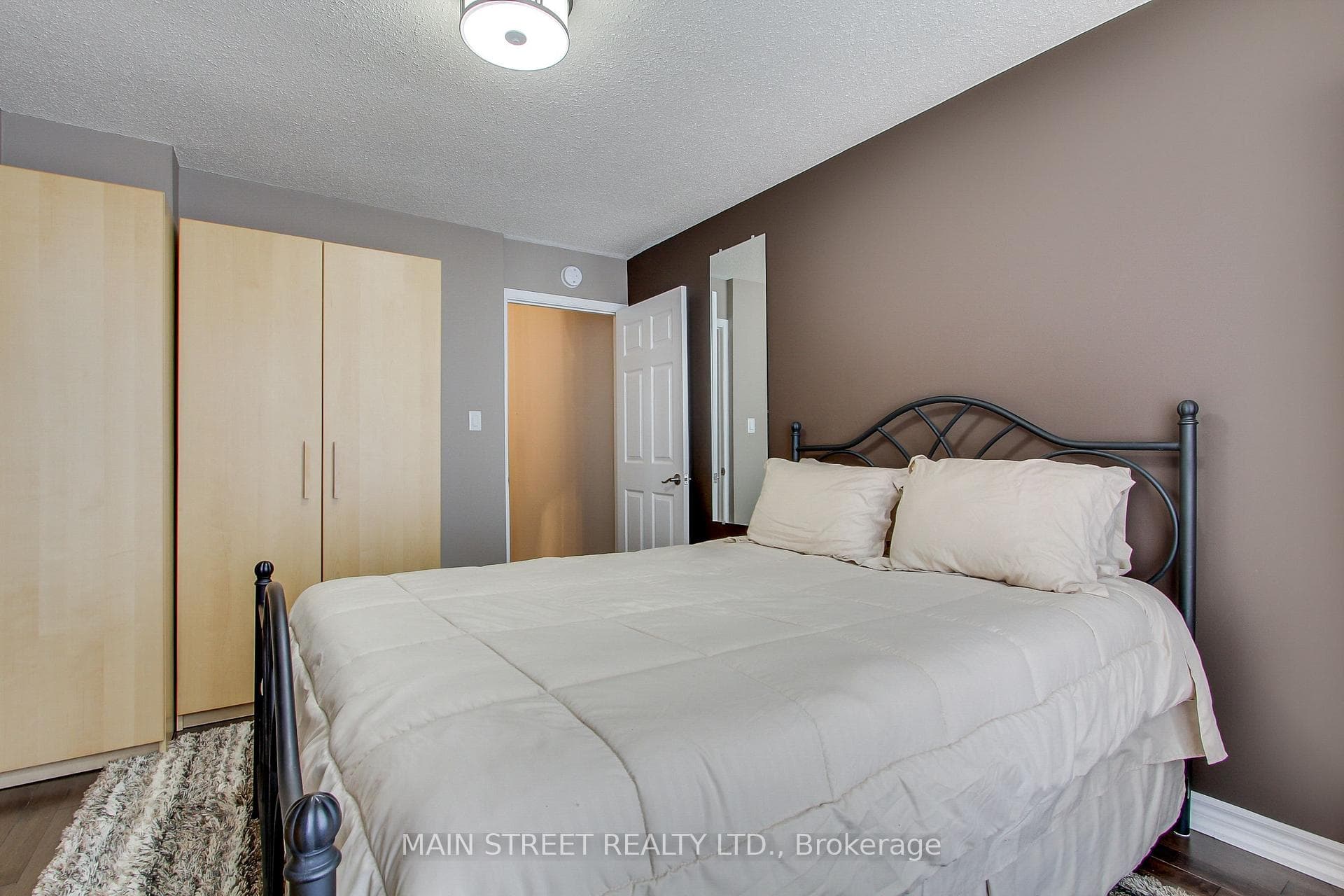 2259 Wildwood Crescent photo 24