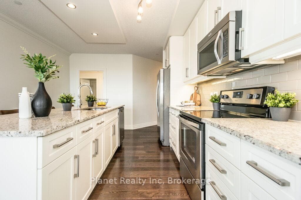 150 Wellington Street Unit 1304 photo 5