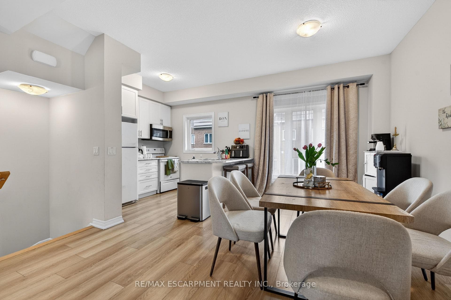 19 Picardy Drive Unit 13 photo 12
